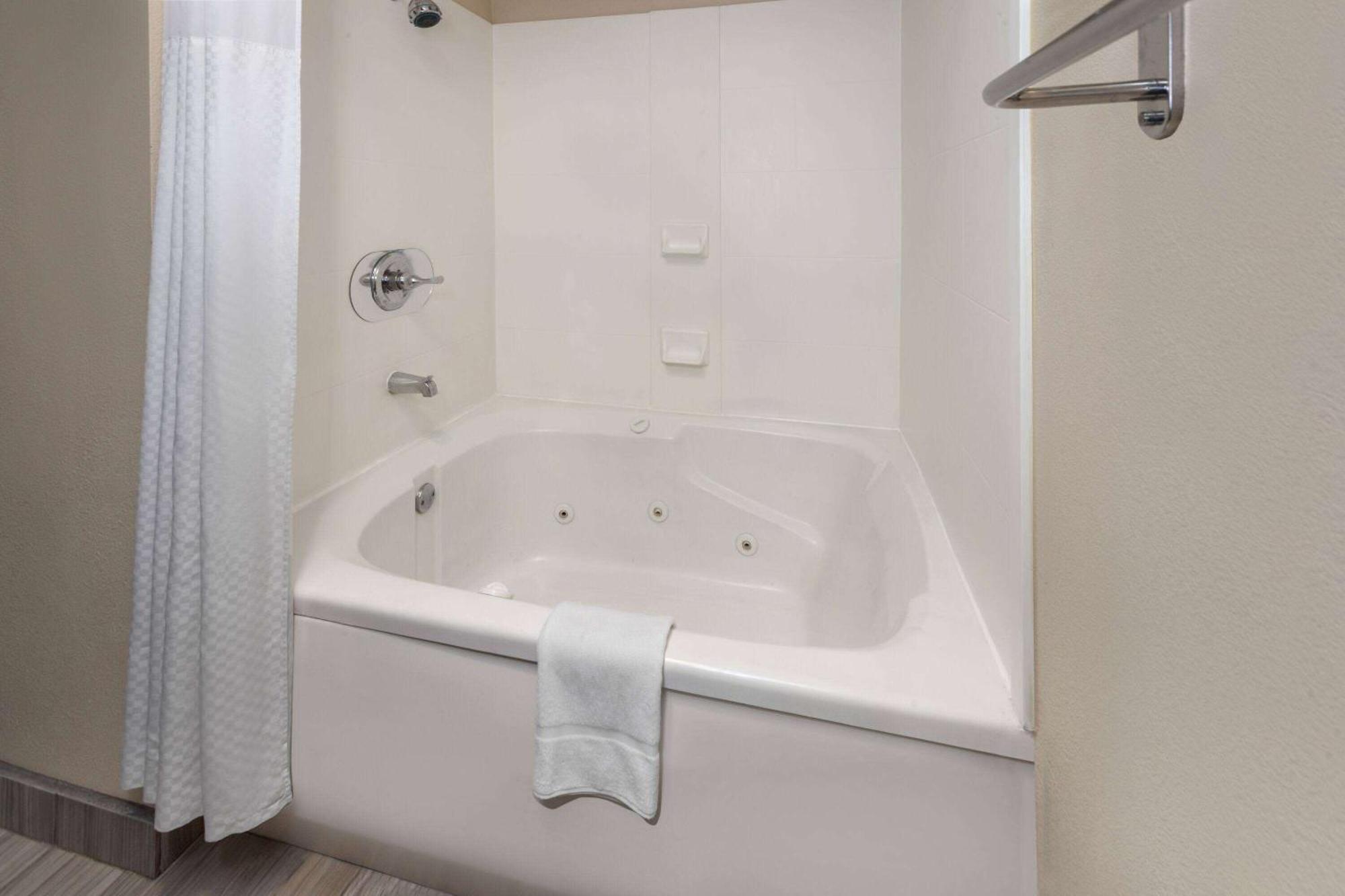 Baymont By Wyndham Copley Akron Eksteriør billede